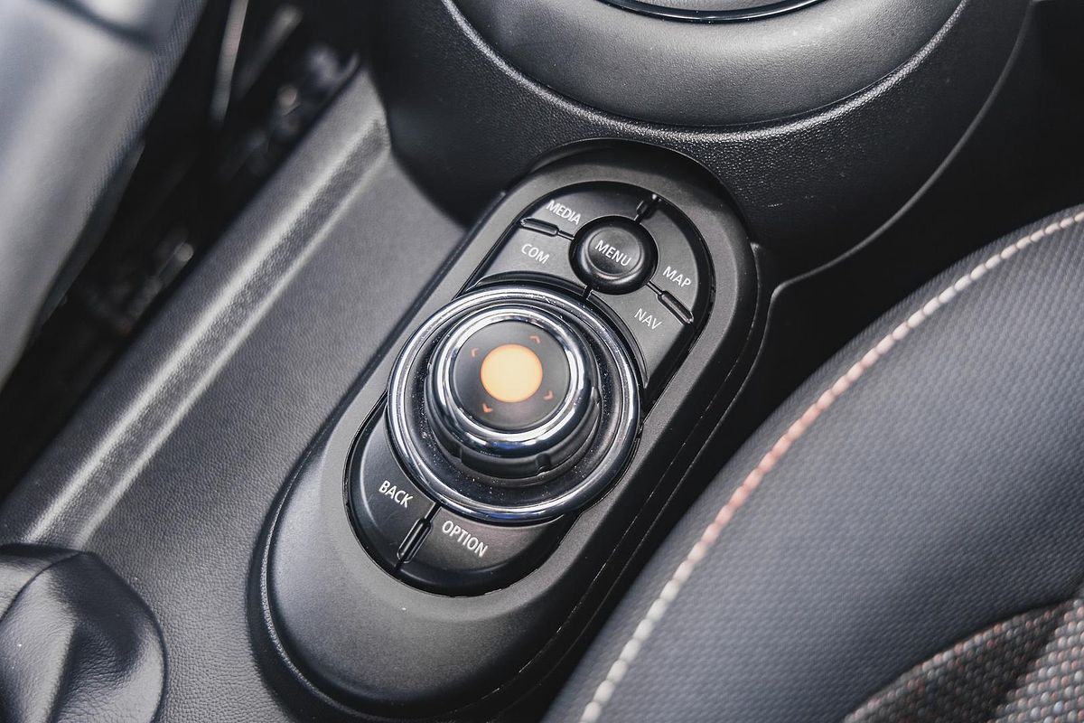 2020 MINI Hatch Cooper F55 LCI