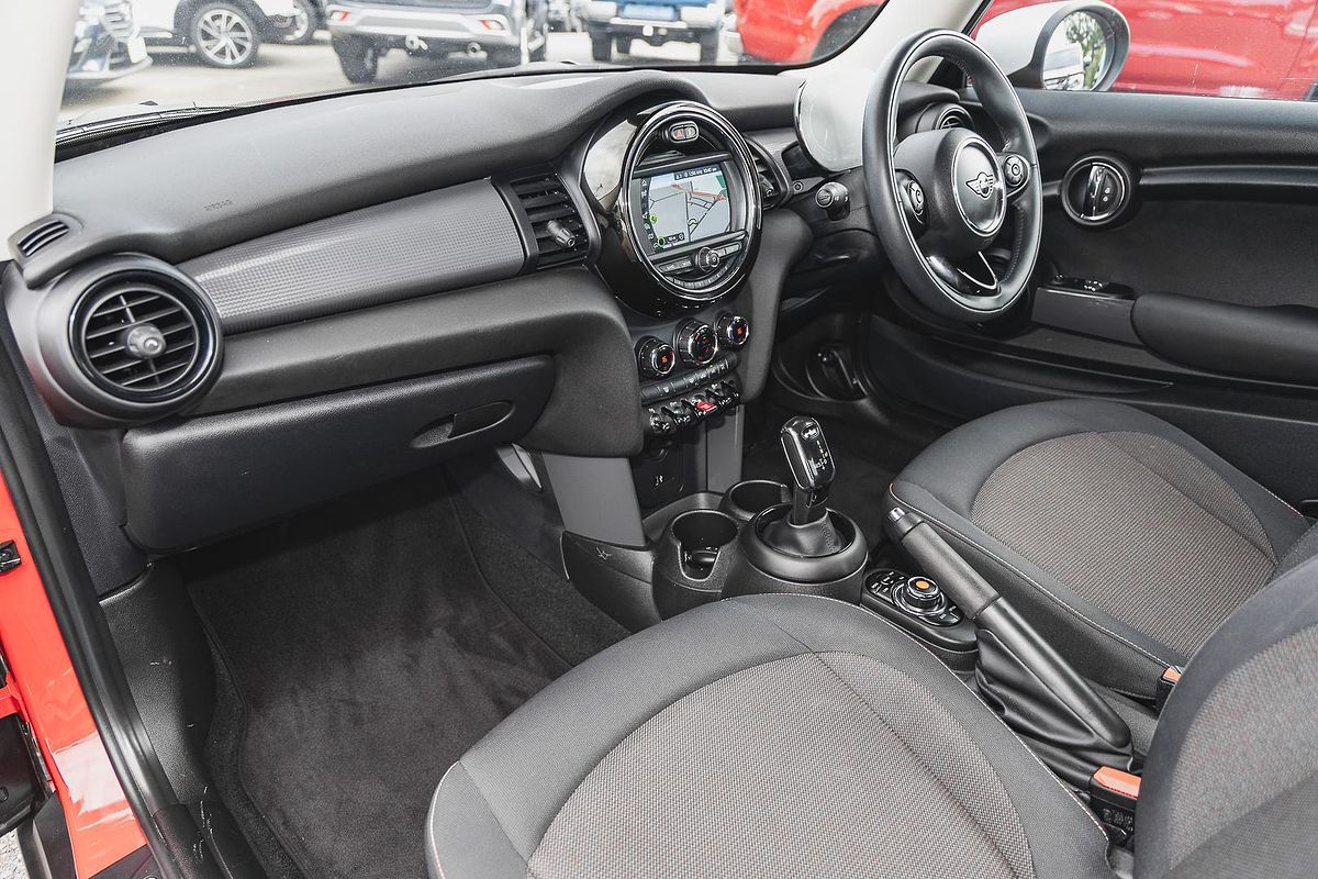 2020 MINI Hatch Cooper F55 LCI