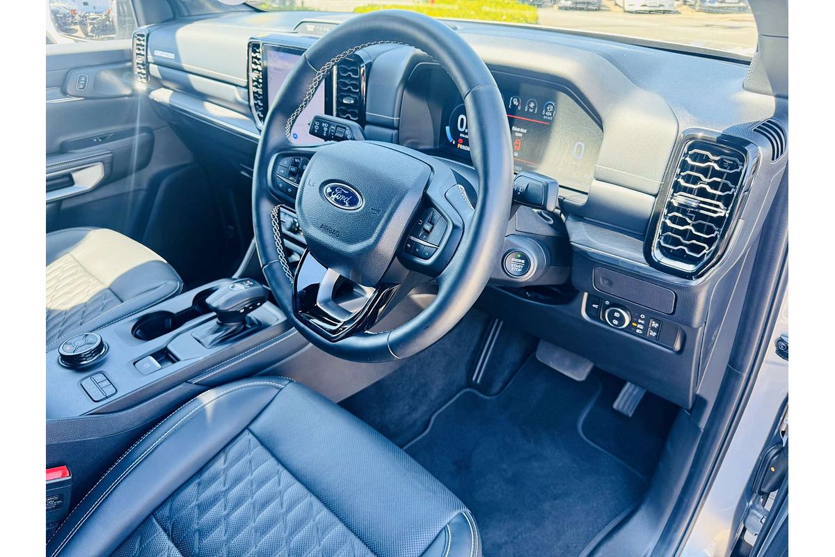 2024 Ford Everest Platinum