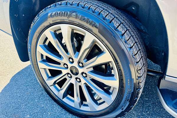 2024 Ford Everest Platinum