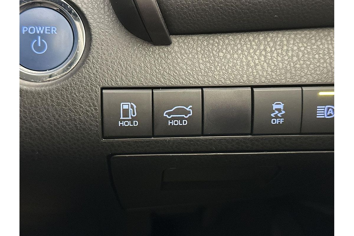 2020 Toyota Camry Ascent AXVH70R
