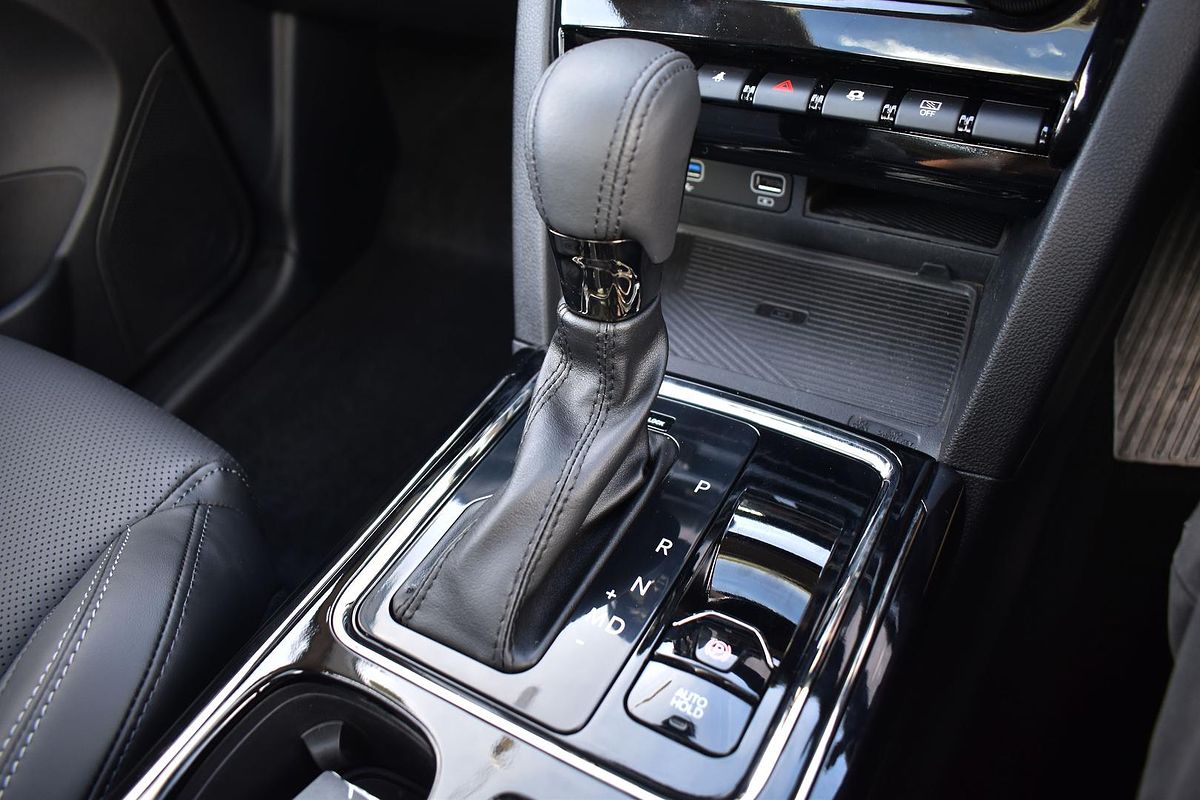 2025 Mahindra XUV700 AX7L
