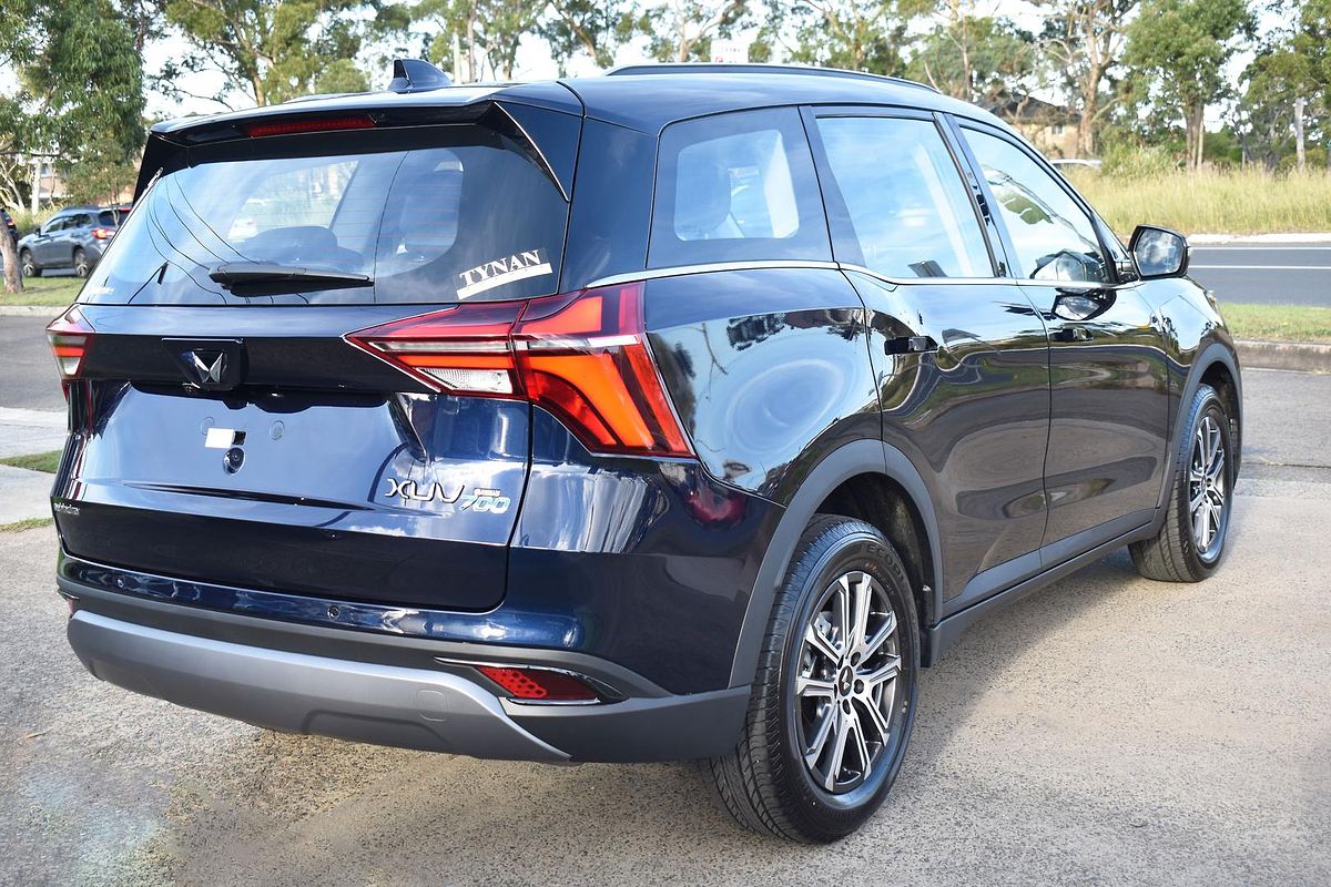 2025 Mahindra XUV700 AX7L