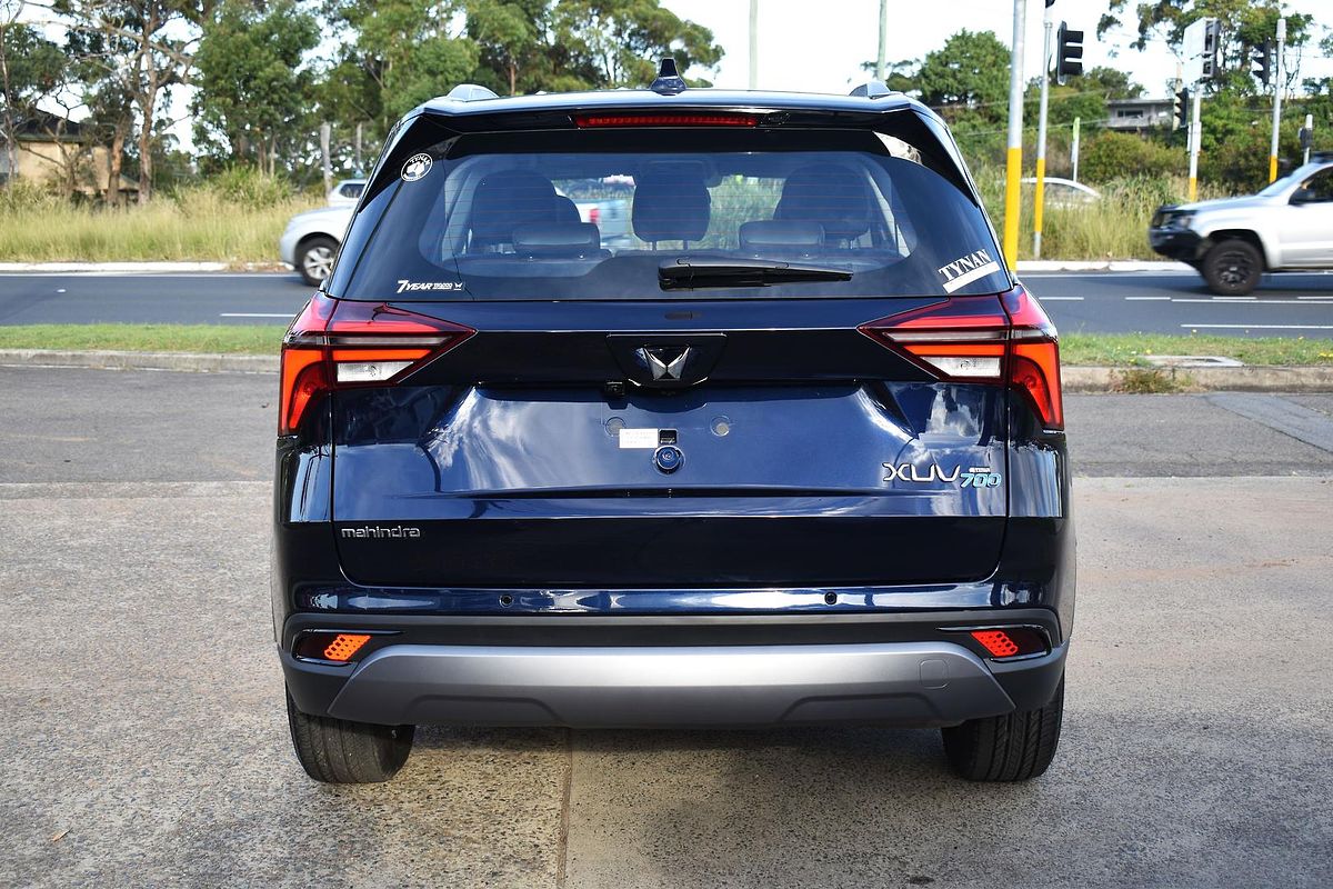2025 Mahindra XUV700 AX7L