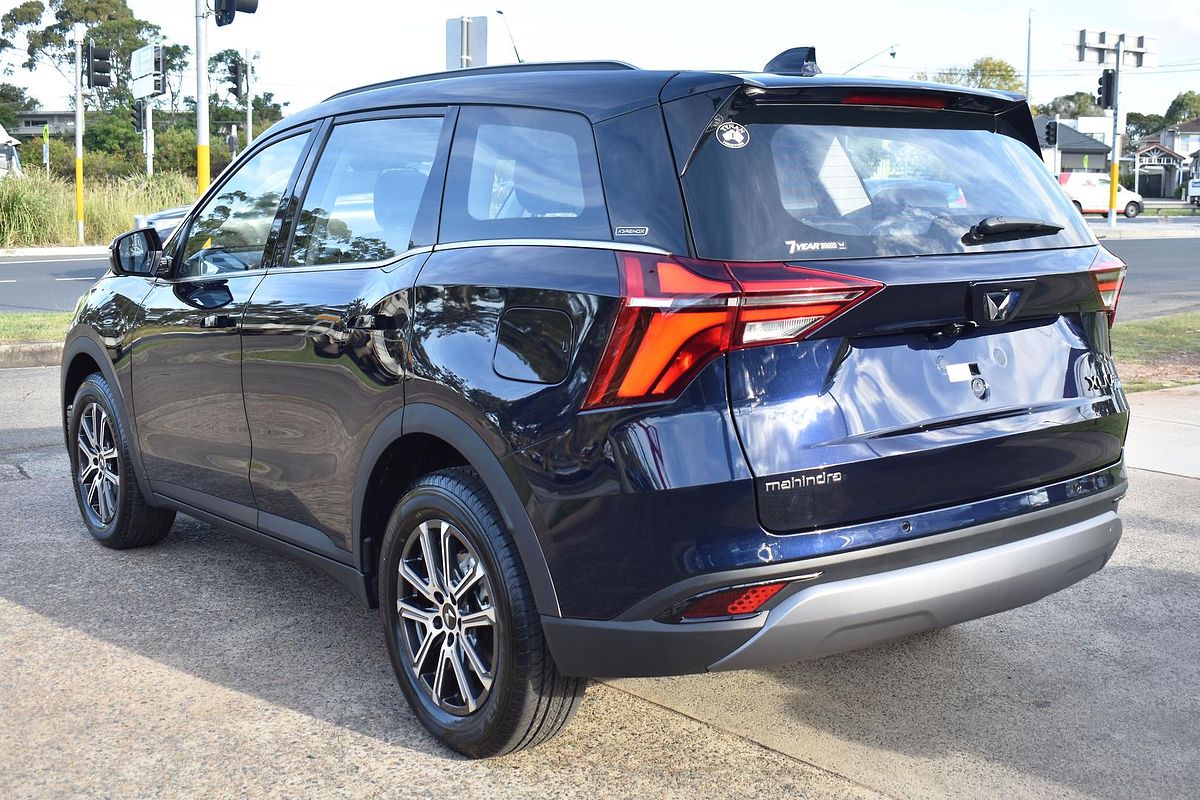 2025 Mahindra XUV700 AX7L
