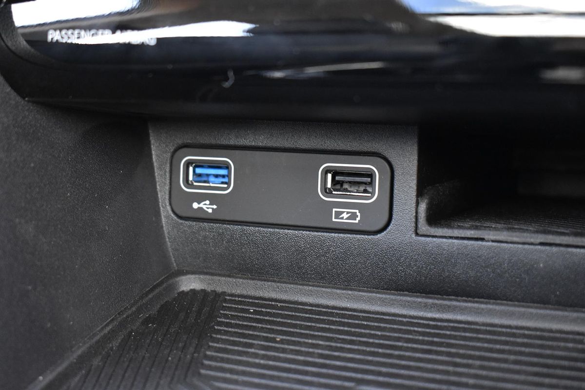 2025 Mahindra XUV700 AX7L
