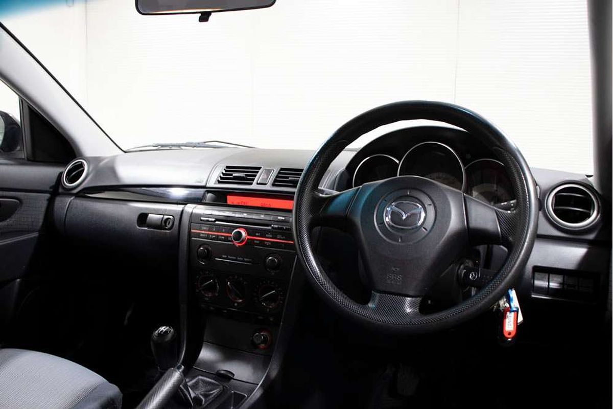 MAZDA3 D SEDAN 2.0 MAN 5-SP NEO SPORT
