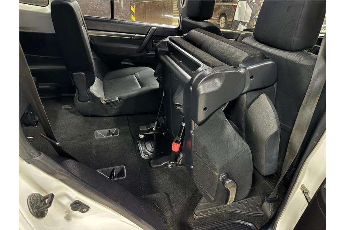 2010 Mitsubishi Pajero GLX NT