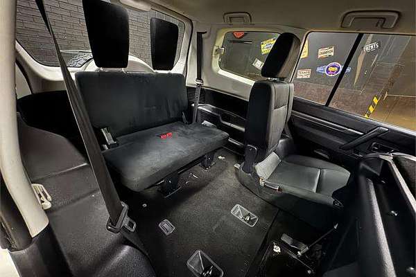 2010 Mitsubishi Pajero GLX NT