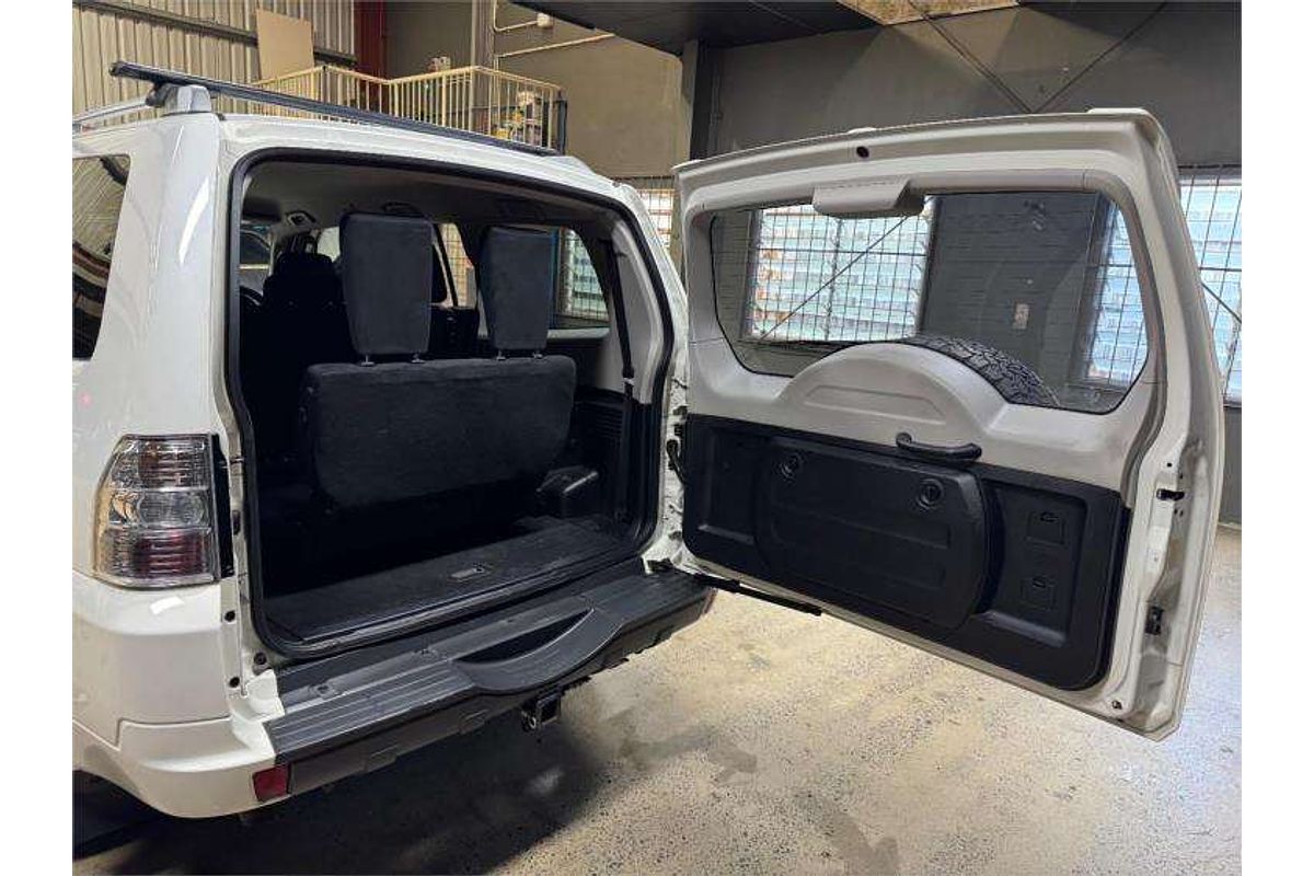 2010 Mitsubishi Pajero GLX NT