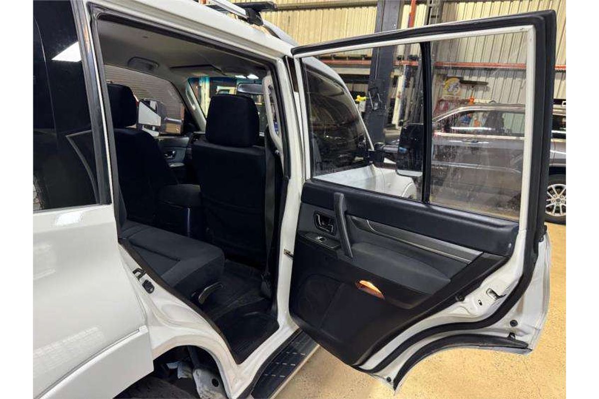 2010 Mitsubishi Pajero GLX NT