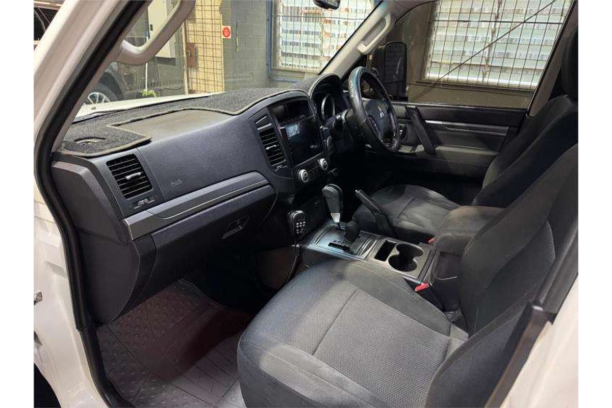 2010 Mitsubishi Pajero GLX NT