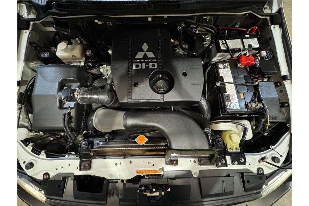 2010 Mitsubishi Pajero GLX NT