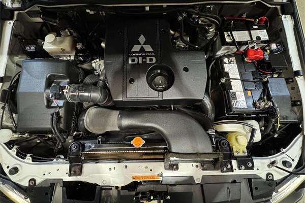 2010 Mitsubishi Pajero GLX NT