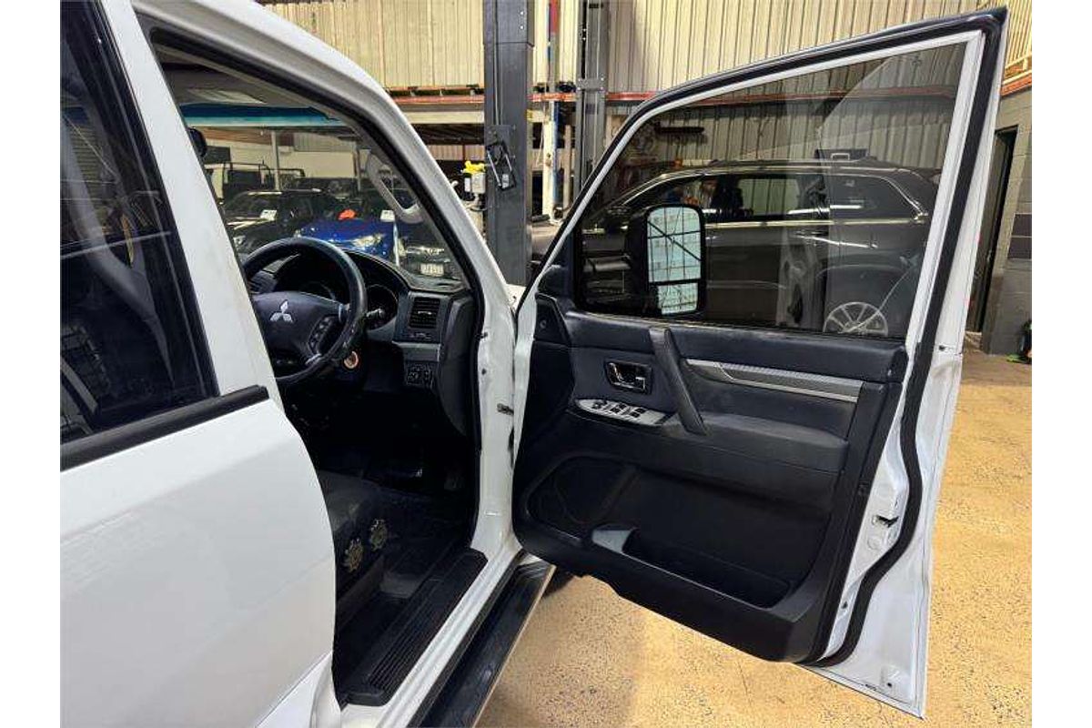 2010 Mitsubishi Pajero GLX NT