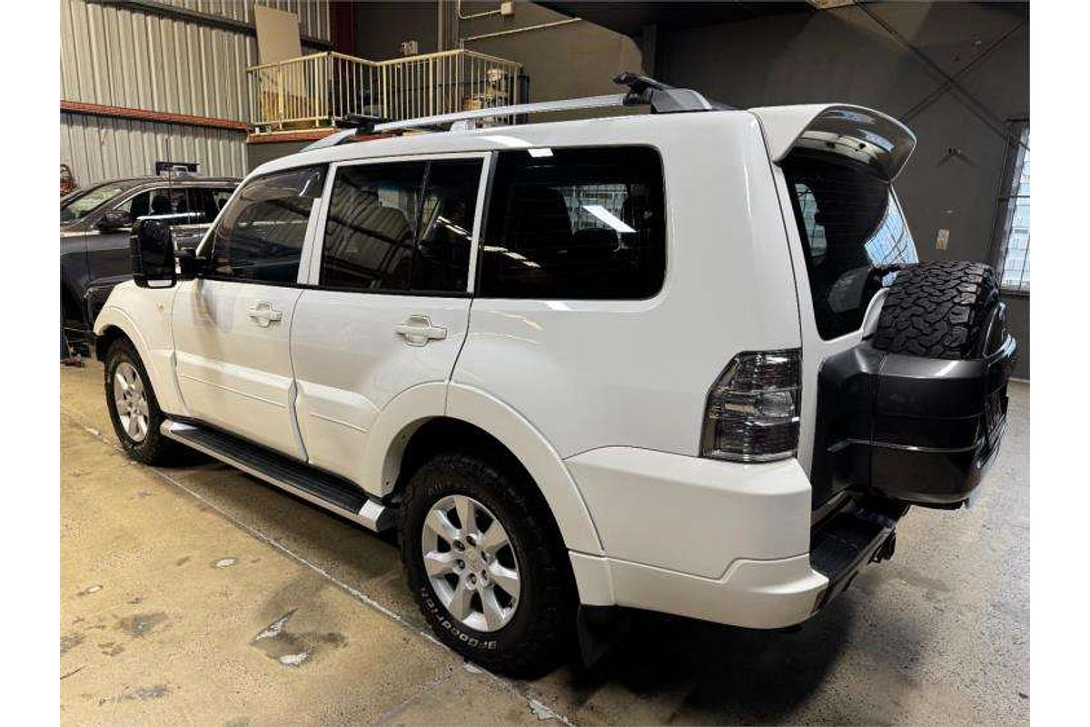 2010 Mitsubishi Pajero GLX NT