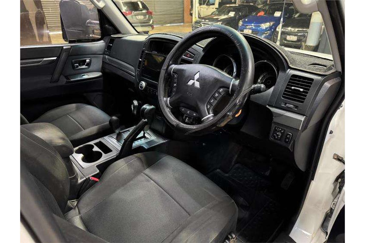 2010 Mitsubishi Pajero GLX NT