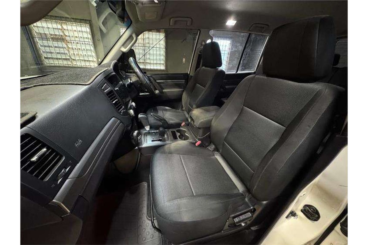 2010 Mitsubishi Pajero GLX NT