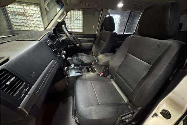 2010 Mitsubishi Pajero GLX NT