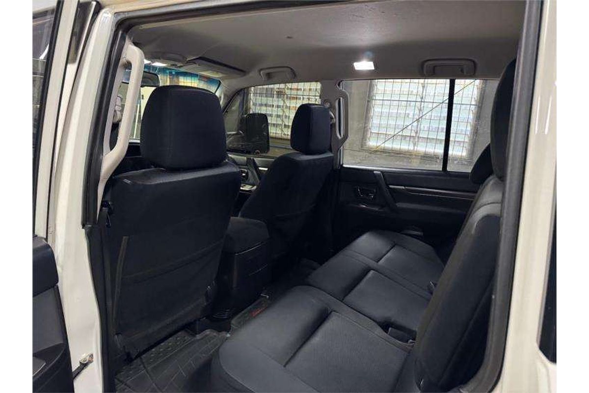 2010 Mitsubishi Pajero GLX NT