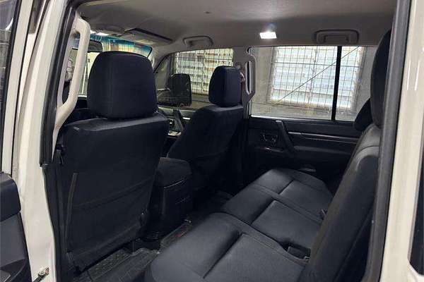 2010 Mitsubishi Pajero GLX NT