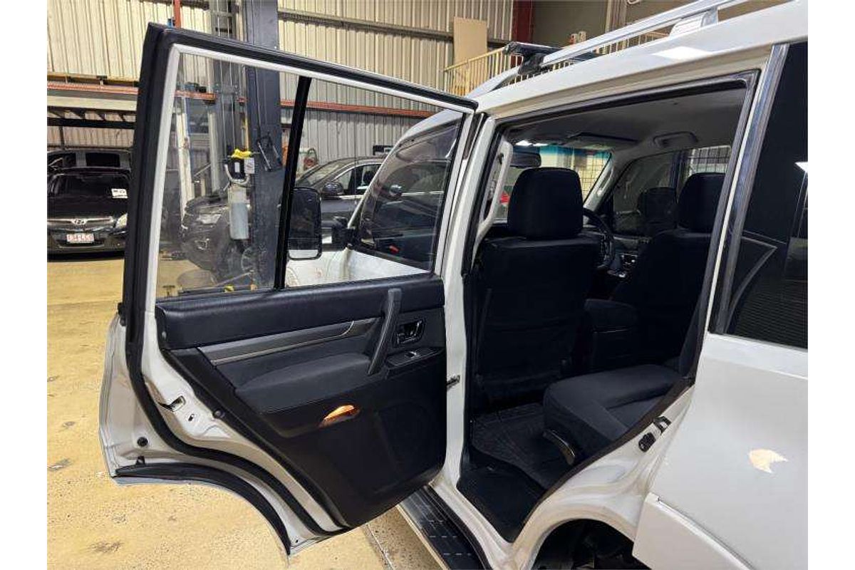2010 Mitsubishi Pajero GLX NT