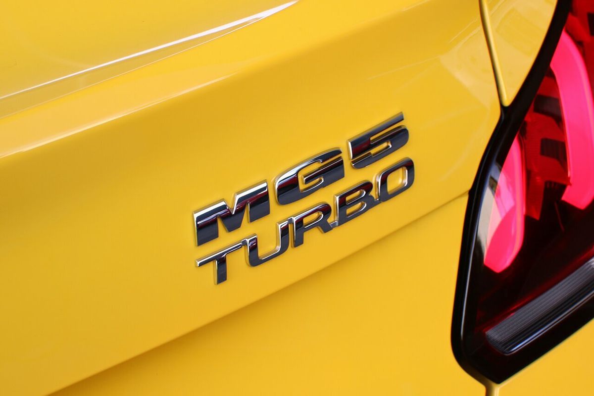 2024 MG MG5 Essence