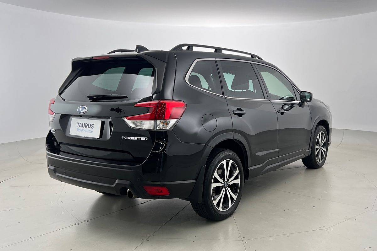 2023 Subaru Forester 2.5i Premium S5