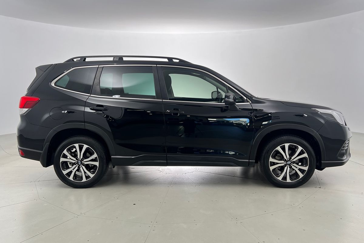 2023 Subaru Forester 2.5i Premium S5