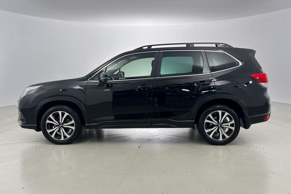 2023 Subaru Forester 2.5i Premium S5