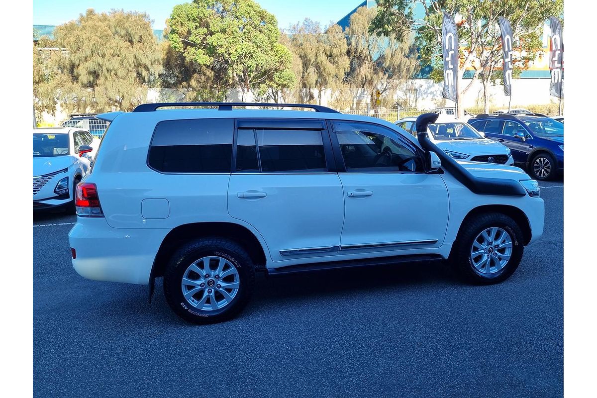 2017 Toyota Landcruiser Sahara VDJ200R