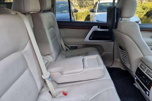 2017 Toyota Landcruiser Sahara VDJ200R