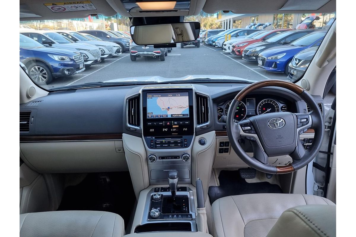 2017 Toyota Landcruiser Sahara VDJ200R