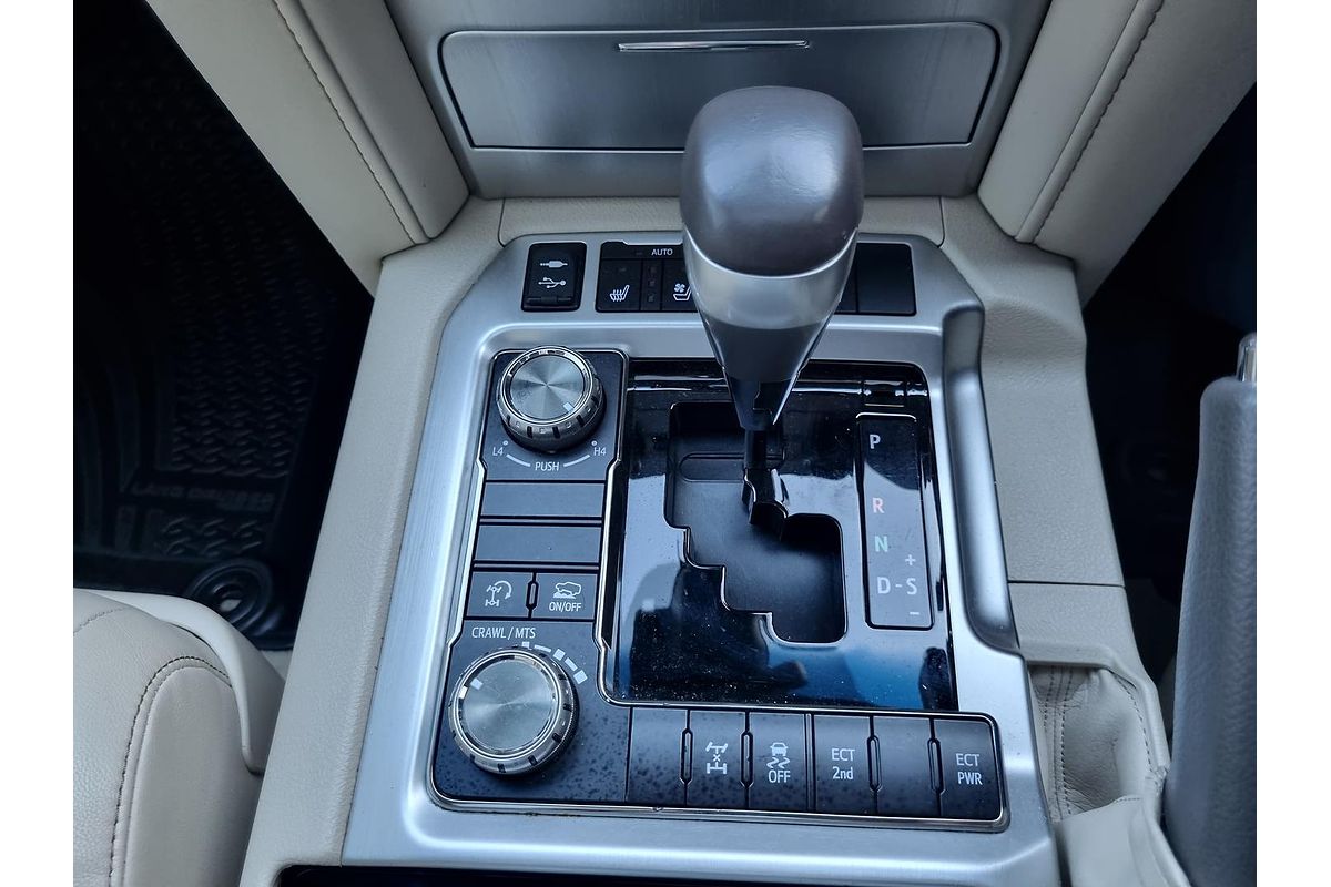 2017 Toyota Landcruiser Sahara VDJ200R