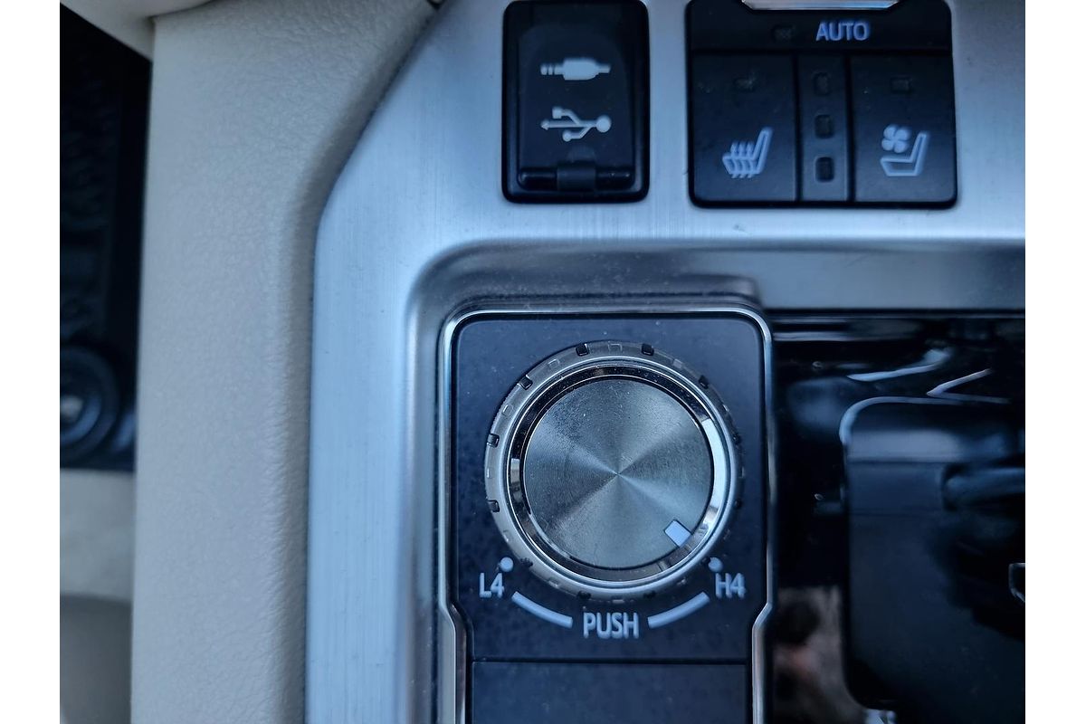 2017 Toyota Landcruiser Sahara VDJ200R