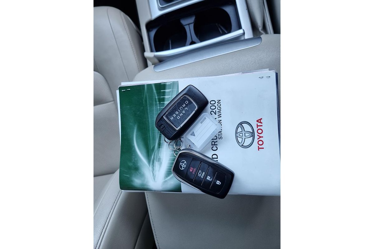 2017 Toyota Landcruiser Sahara VDJ200R
