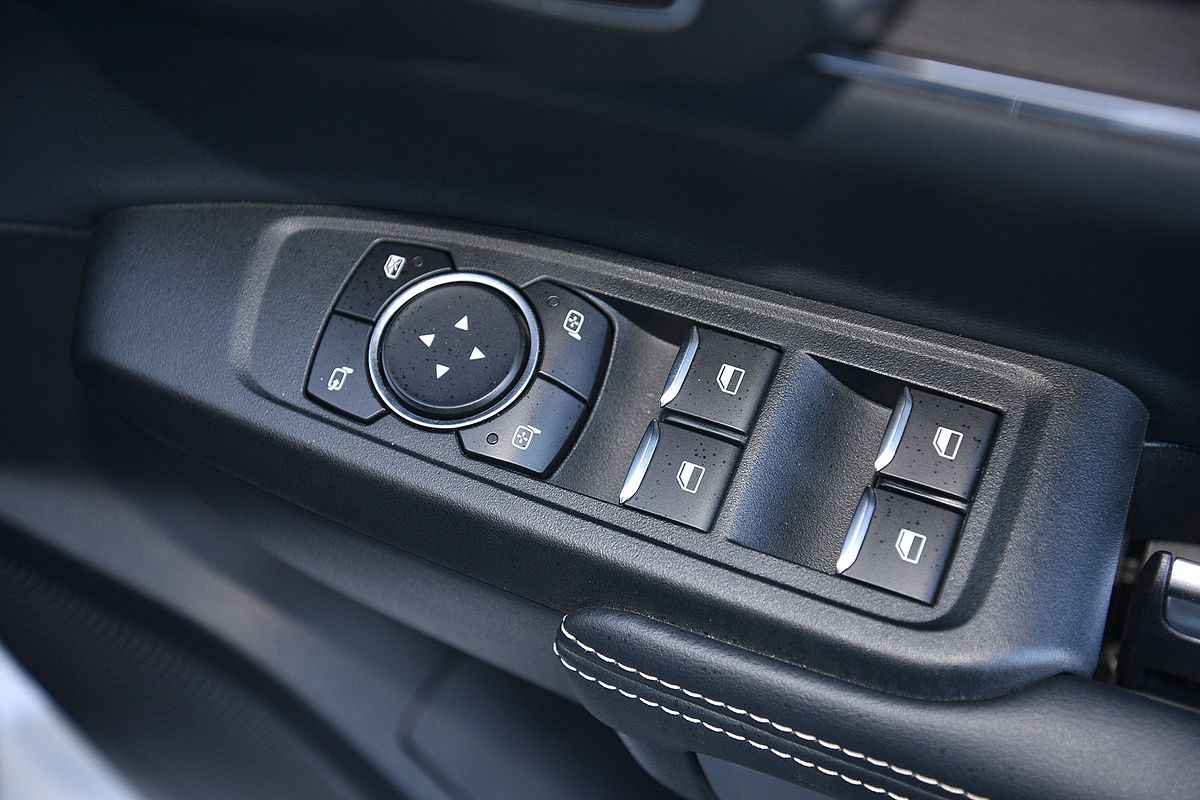 2024 Ford Everest Platinum