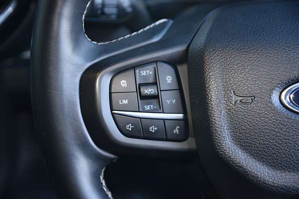 2024 Ford Everest Platinum