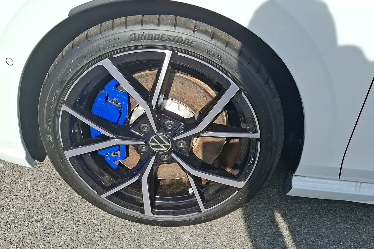 2024 Volkswagen Golf R 8