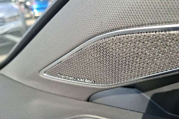 2024 Volkswagen Golf R 8