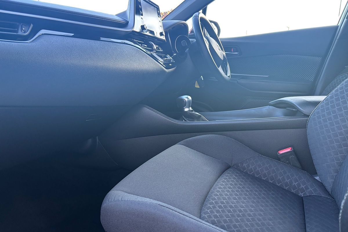 2020 Toyota C-HR NGX10R