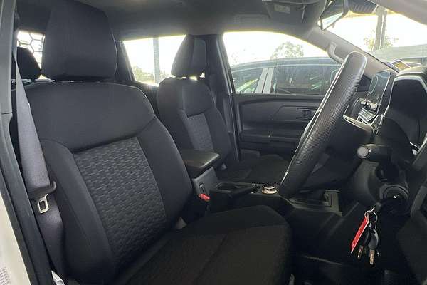 2025 Mitsubishi Triton GLX MV 4X4