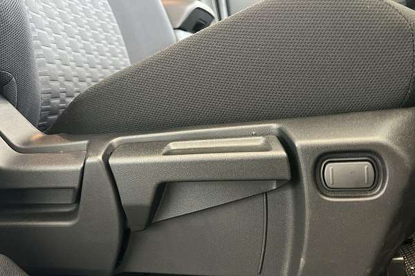 2025 Mitsubishi Triton GLX MV 4X4