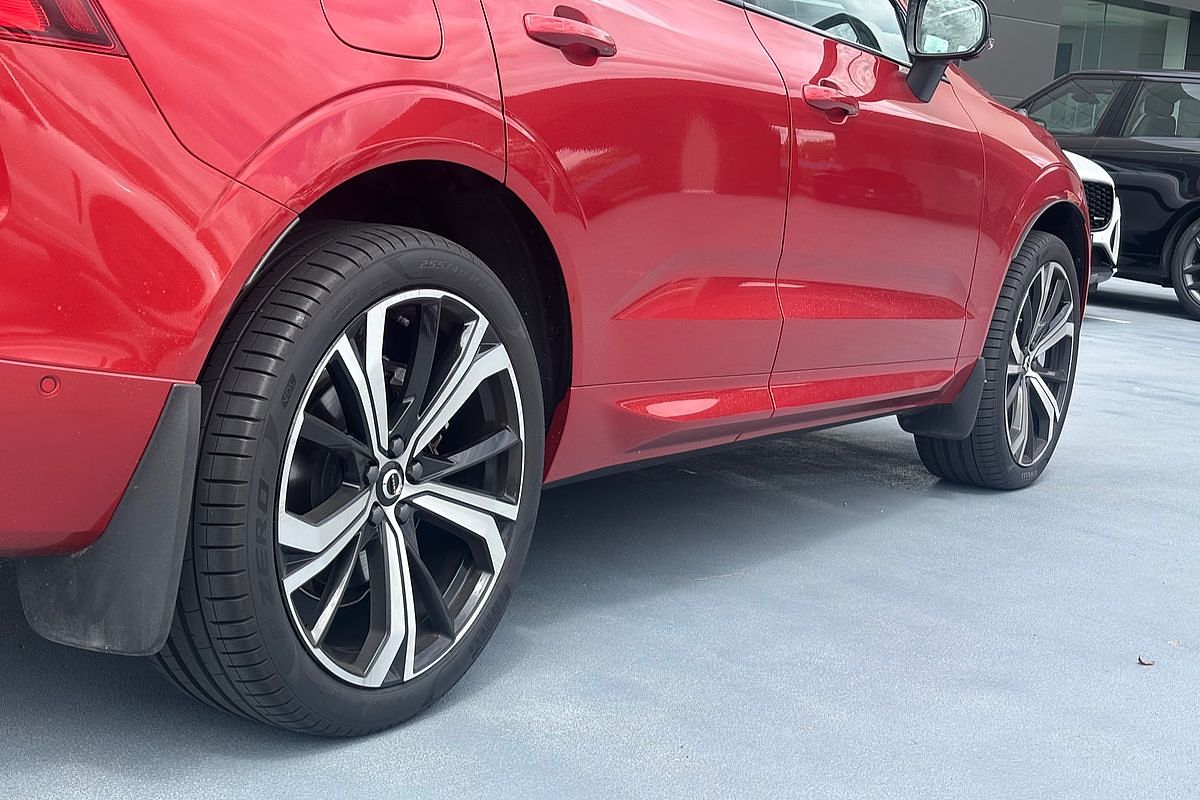 2023 Volvo XC60 Ultimate B6 Dark