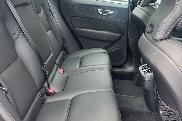 2023 Volvo XC60 Ultimate B6 Dark