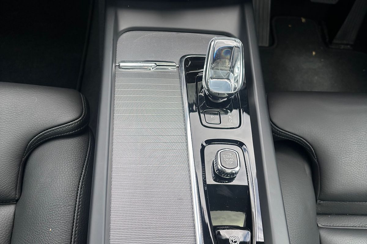 2023 Volvo XC60 Ultimate B6 Dark