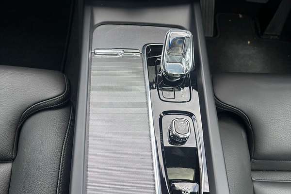 2023 Volvo XC60 Ultimate B6 Dark