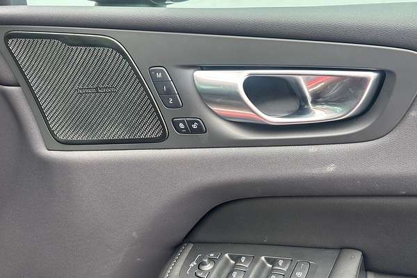 2023 Volvo XC60 Ultimate B6 Dark
