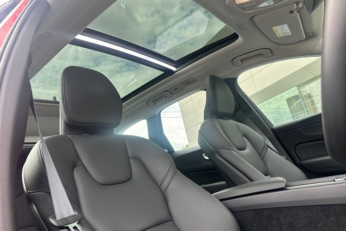 2023 Volvo XC60 Ultimate B6 Dark