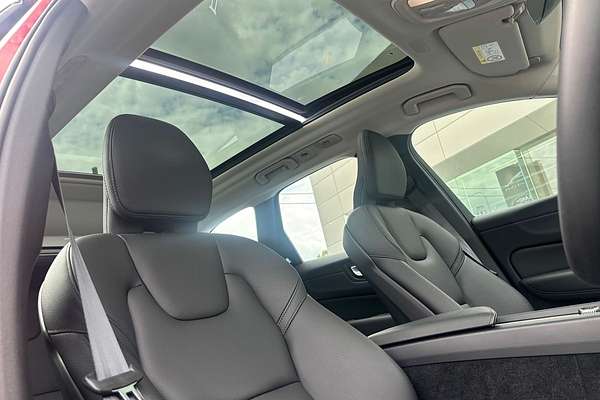 2023 Volvo XC60 Ultimate B6 Dark